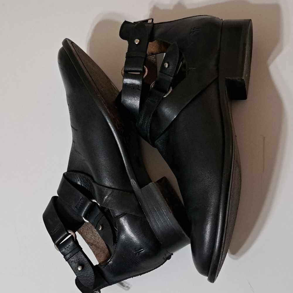 Frye Moto Look Carly Cut Out Shooties